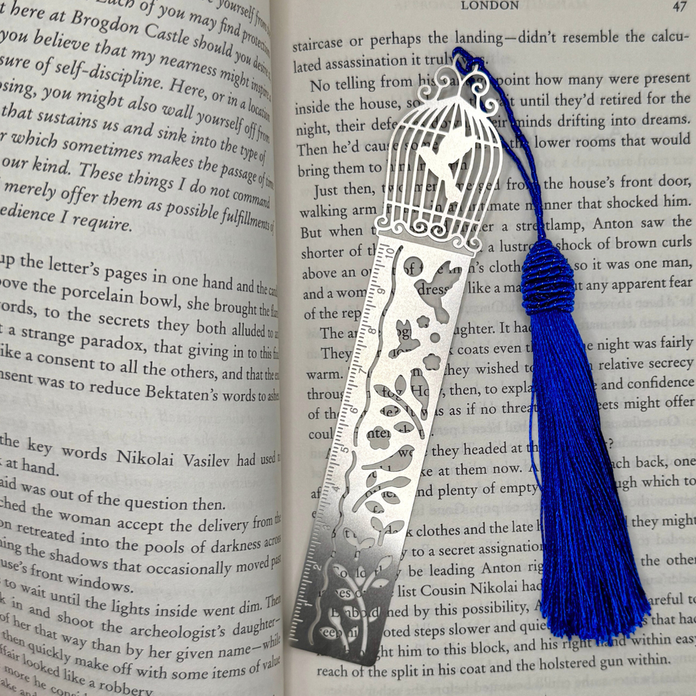 
                  
                    Birdcage Ruler Bookmark – Elegant Aluminum Design with Blue Tassel
                  
                